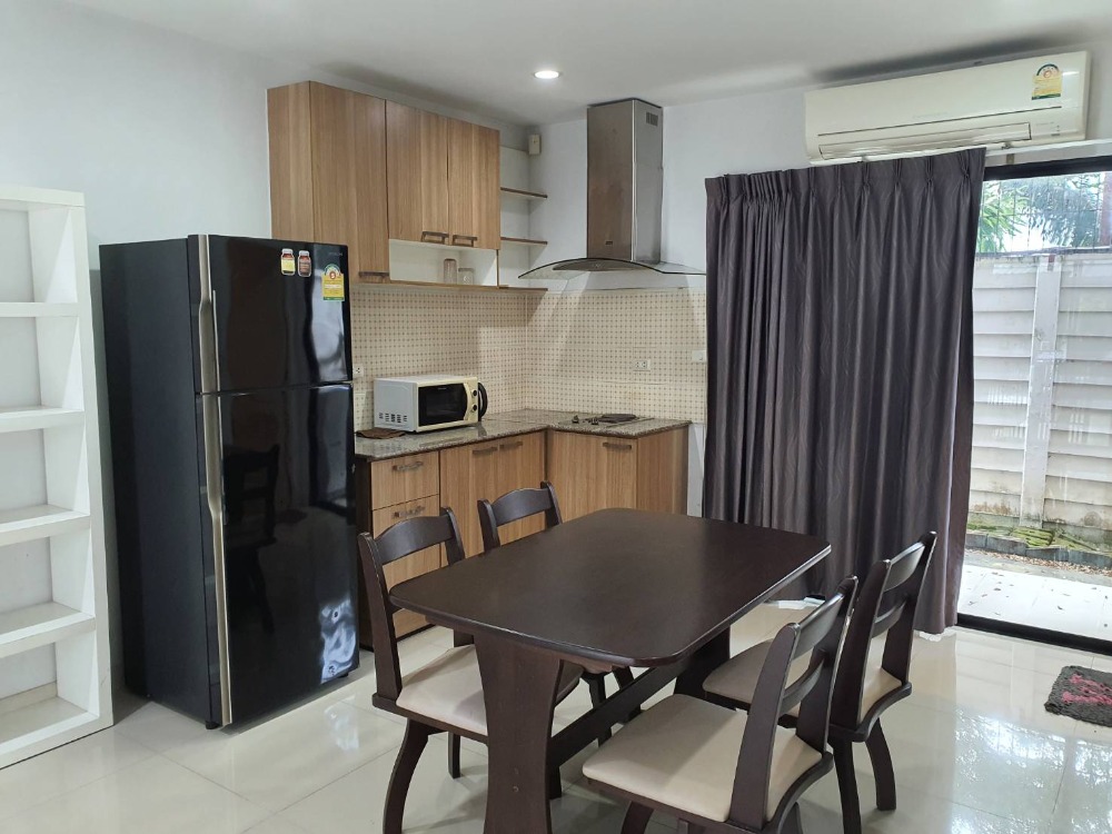 ให้เช่าทาวน์โฮมบางนา แบริ่ง ลาซาล : ให้เช่าทาวโฮม 3 ชั้น ไอฟีล-บางนา พื้นที่ 200 ตรม. 22 ตรว. ทำเลดี เฟอร์นิเจอร์และเครื่องใช้ไฟฟ้าครบ ราคา 28,000 บาท