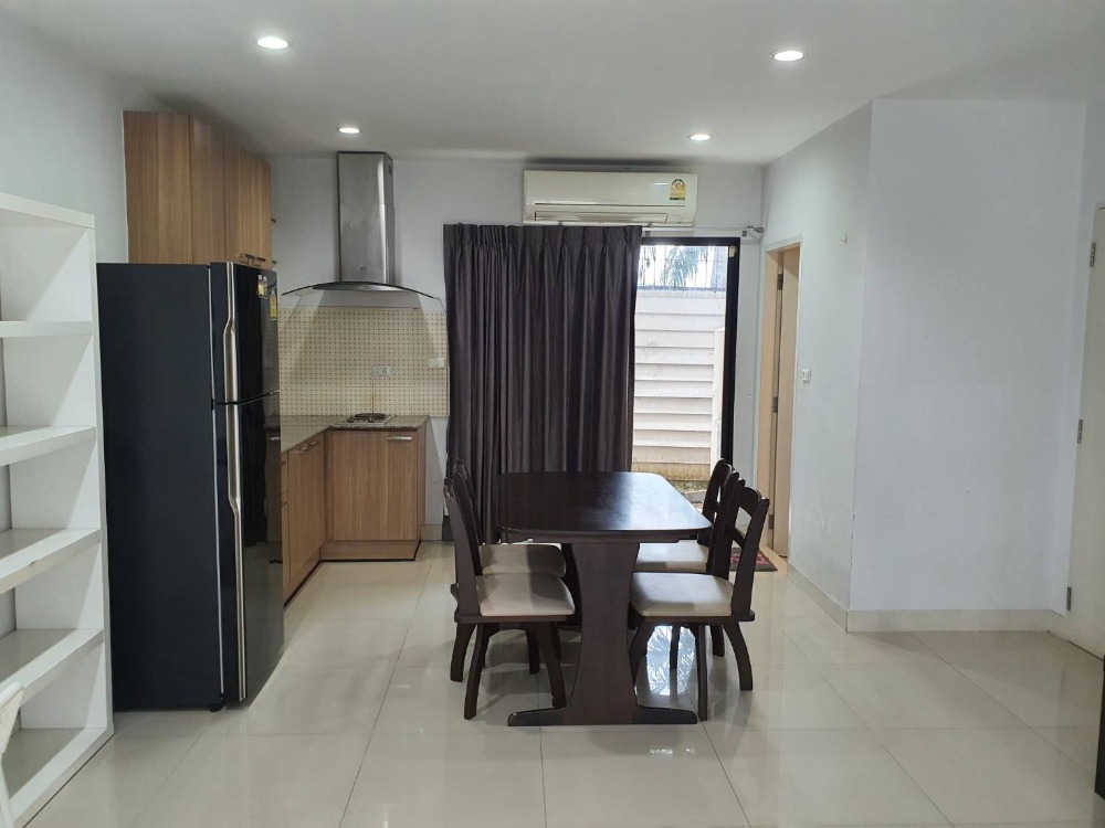 ให้เช่าทาวน์โฮมบางนา แบริ่ง ลาซาล : ให้เช่าทาวโฮม 3 ชั้น ไอฟีล-บางนา พื้นที่ 200 ตรม. 22 ตรว. ทำเลดี เฟอร์นิเจอร์และเครื่องใช้ไฟฟ้าครบ ราคา 28,000 บาท