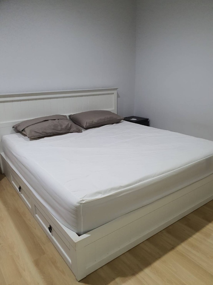 ให้เช่าทาวน์โฮมบางนา แบริ่ง ลาซาล : ให้เช่าทาวโฮม 3 ชั้น ไอฟีล-บางนา พื้นที่ 200 ตรม. 22 ตรว. ทำเลดี เฟอร์นิเจอร์และเครื่องใช้ไฟฟ้าครบ ราคา 28,000 บาท