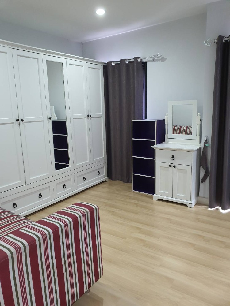 ให้เช่าทาวน์โฮมบางนา แบริ่ง ลาซาล : ให้เช่าทาวโฮม 3 ชั้น ไอฟีล-บางนา พื้นที่ 200 ตรม. 22 ตรว. ทำเลดี เฟอร์นิเจอร์และเครื่องใช้ไฟฟ้าครบ ราคา 28,000 บาท