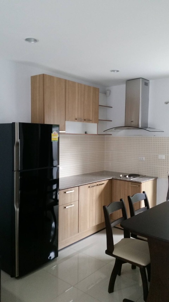 ให้เช่าทาวน์โฮมบางนา แบริ่ง ลาซาล : ให้เช่าทาวโฮม 3 ชั้น ไอฟีล-บางนา พื้นที่ 200 ตรม. 22 ตรว. ทำเลดี เฟอร์นิเจอร์และเครื่องใช้ไฟฟ้าครบ ราคา 28,000 บาท