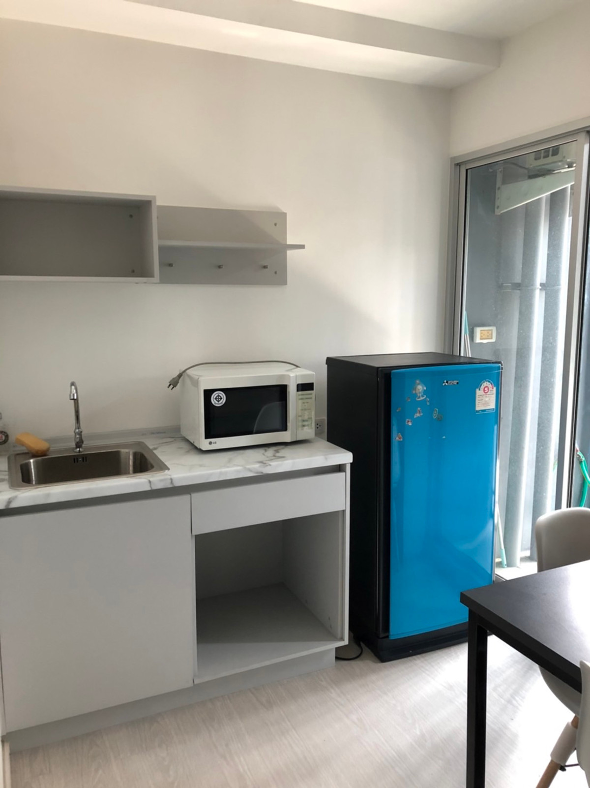 For RentCondoRamkhamhaeng, Hua Mak : hire!!! Plum Condo Ramkhamhaeng 60 Interchange 23 sq m. Price 7,500 baht with furniture and electrical appliances.