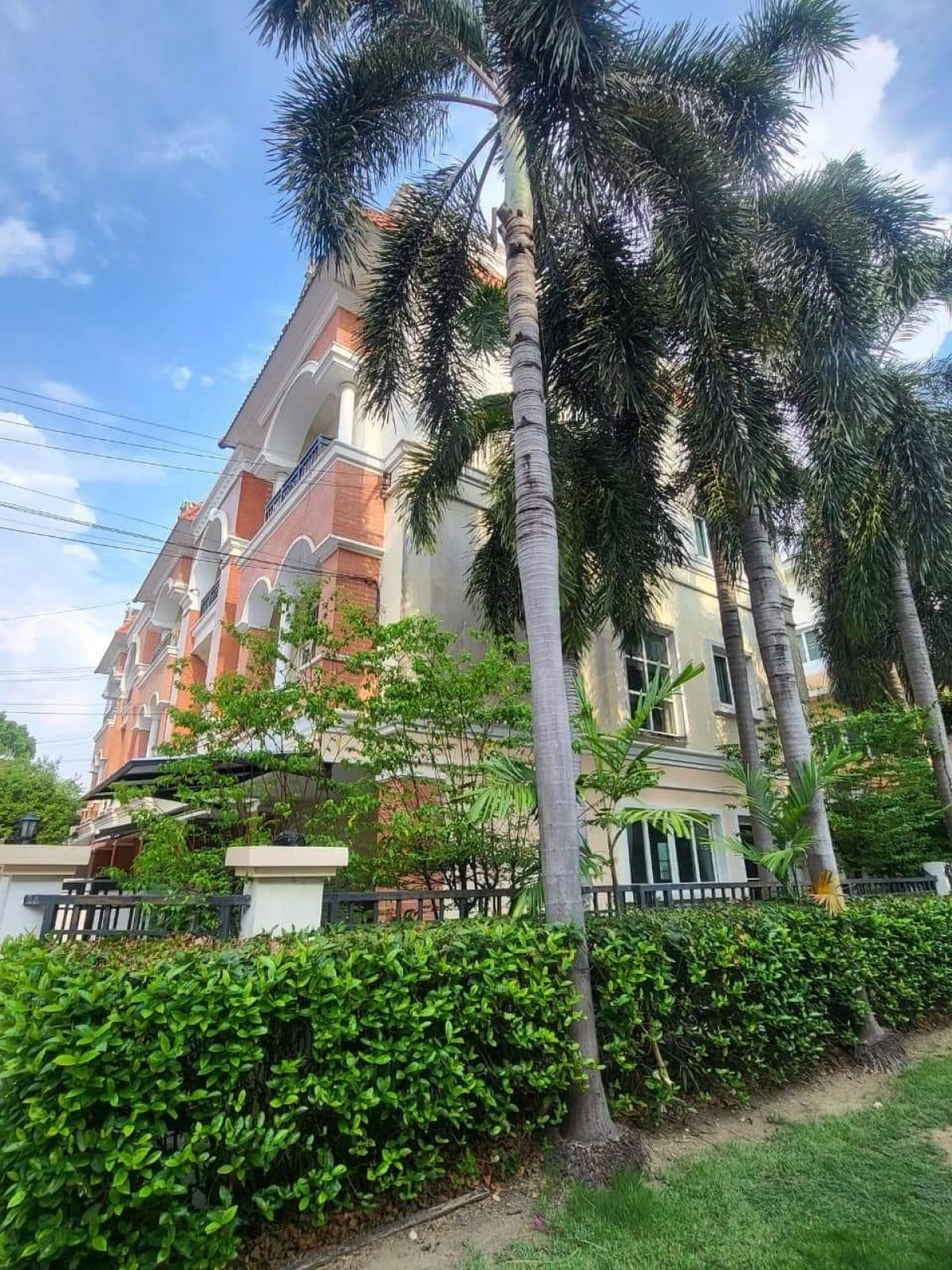 ให้เช่าทาวน์โฮมเกษตร นวมินทร์ ลาดปลาเค้า : Casa City ลาดพร้าว