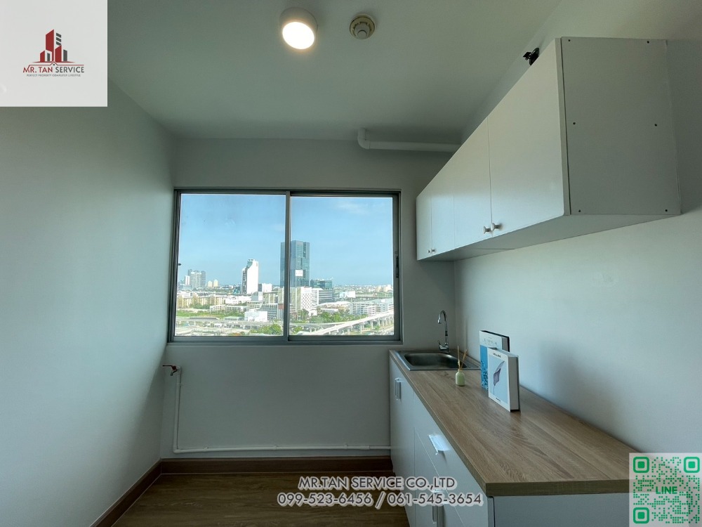 For SaleCondoPattanakan, Srinakarin : Condo for sale, Supalai Park Srinakarin, beautifully decorated, fully furnished, ready to move in, next to the BTS.