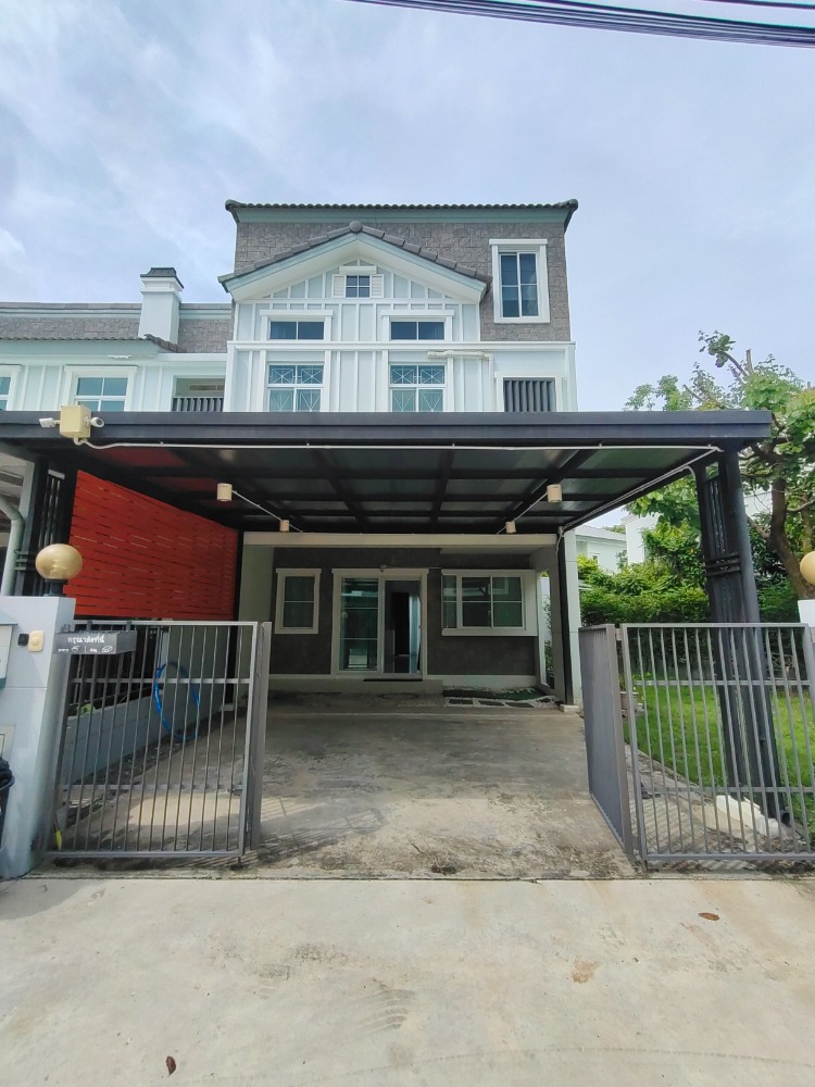 For SaleHouseBangna, Bearing, Lasalle : For sale or rent, 2 and a half story townhome, corner house, small garden, size 45 sq m.