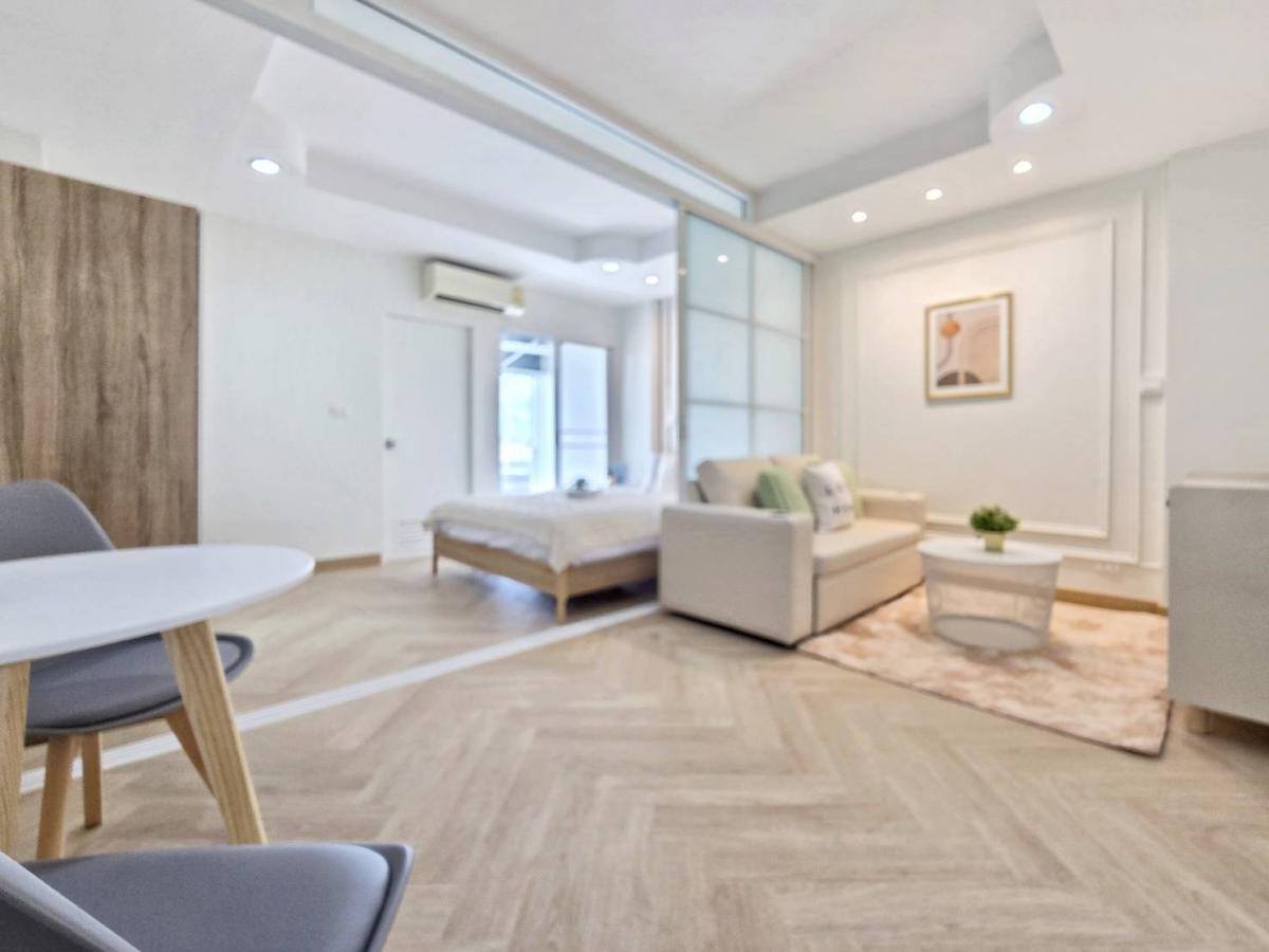 ขายคอนโดโชคชัย4 ลาดพร้าว71 : เลี้ยงสัตว์ได้🐱🐶  ไม่ได้มีมาเยอะ ล้านต้นๆ JW suite โชคชัย4