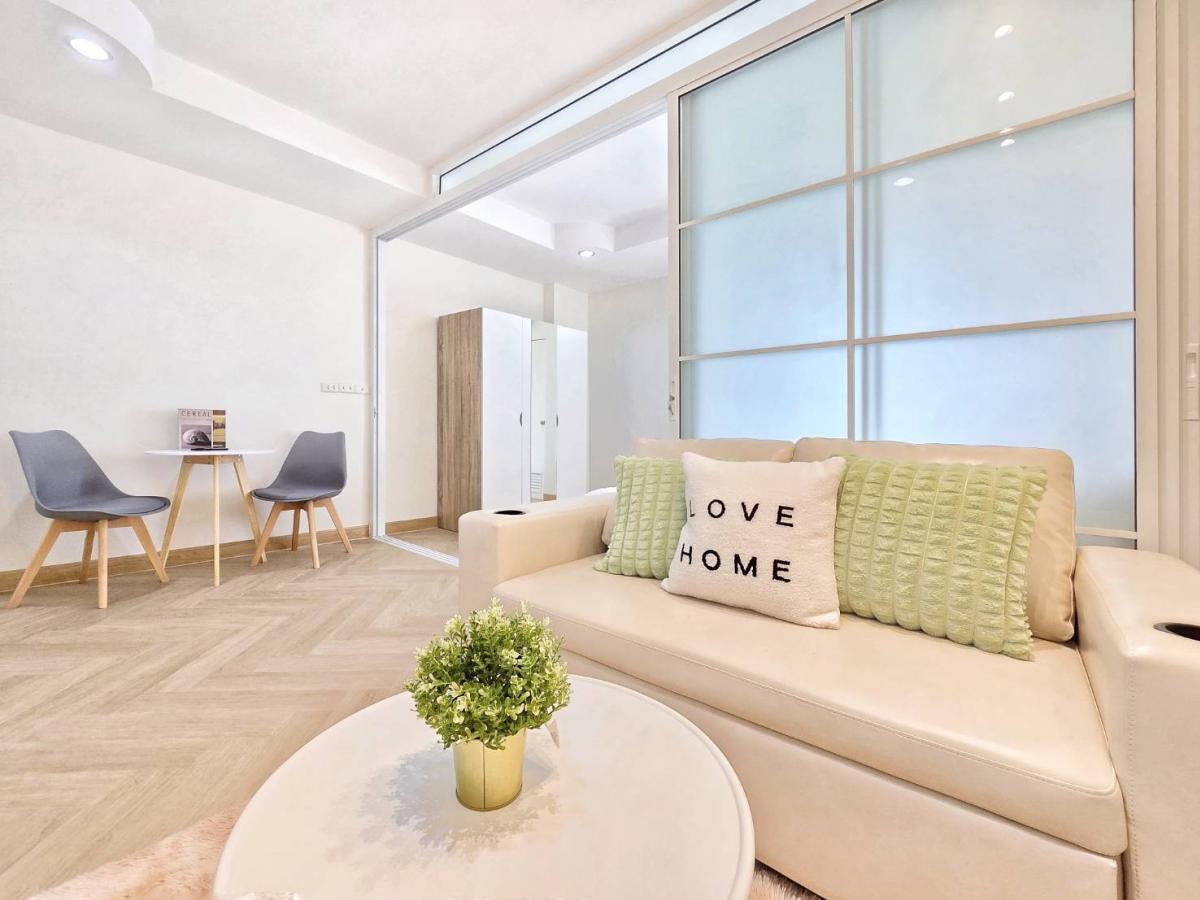 ขายคอนโดโชคชัย4 ลาดพร้าว71 : เลี้ยงสัตว์ได้🐱🐶  ไม่ได้มีมาเยอะ ล้านต้นๆ JW suite โชคชัย4