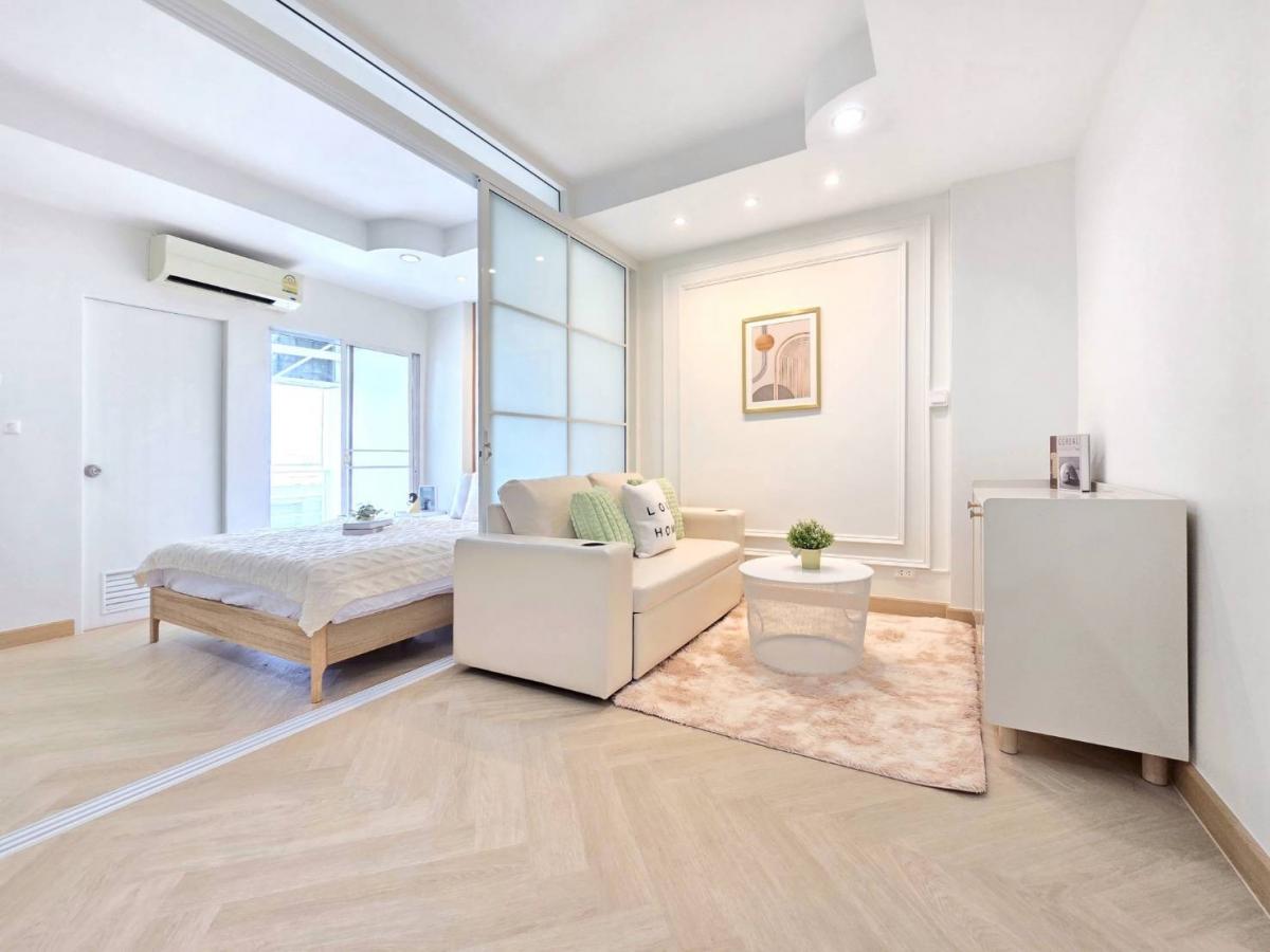 ขายคอนโดโชคชัย4 ลาดพร้าว71 : เลี้ยงสัตว์ได้🐱🐶  ไม่ได้มีมาเยอะ ล้านต้นๆ JW suite โชคชัย4