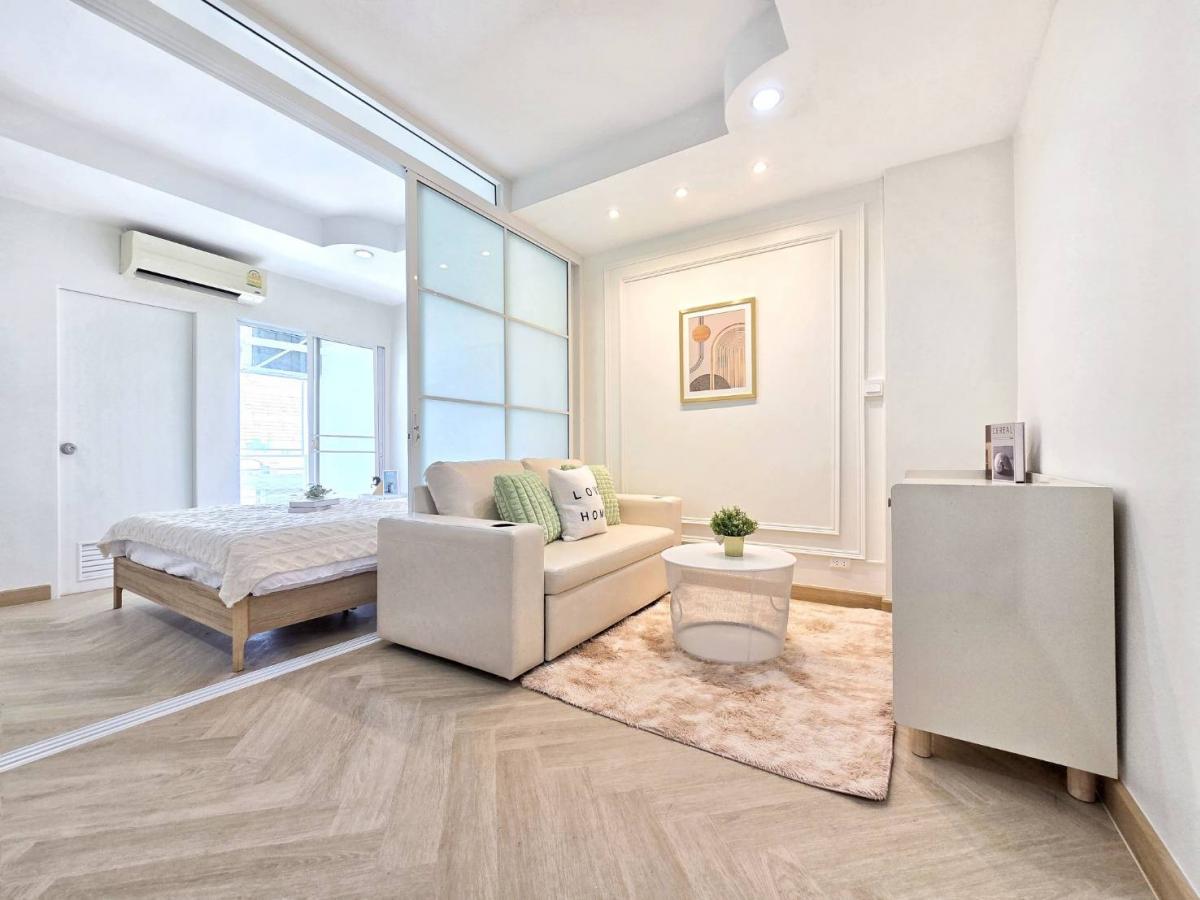 ขายคอนโดโชคชัย4 ลาดพร้าว71 : เลี้ยงสัตว์ได้🐱🐶  ไม่ได้มีมาเยอะ ล้านต้นๆ JW suite โชคชัย4