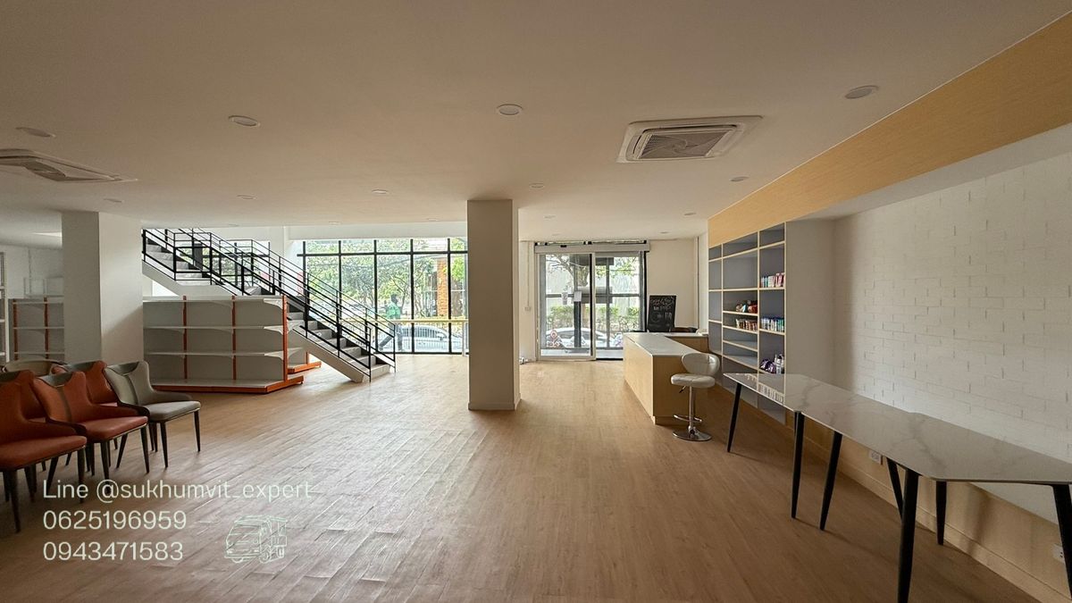 For RentRetail SpaceSukhumvit, Asoke, Thonglor : Ekkamai space for rent Suitable for restaurants, grills, cafes, and businesses that dont use loud noises only.