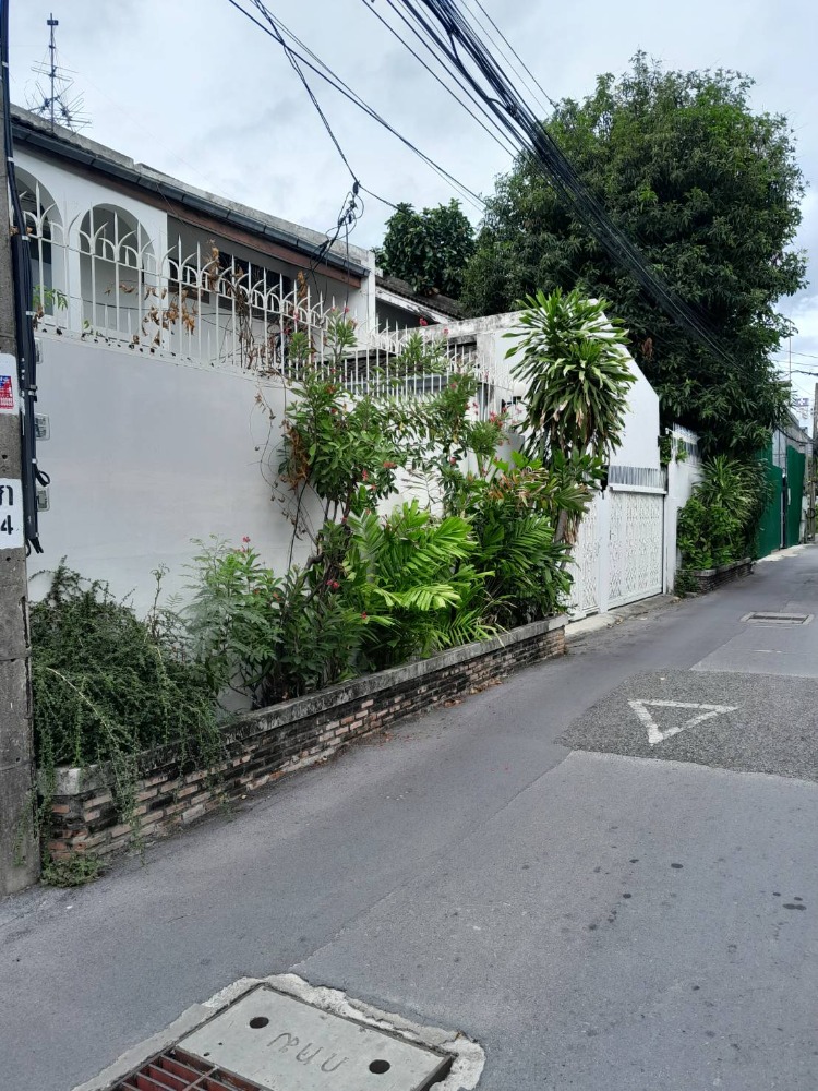 For SaleLandSukhumvit, Asoke, Thonglor : Land with House Soi Pridi Panomyong 45 / 85 Square Metre (FOR SALE) PALM789