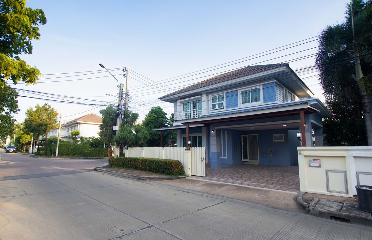 For RentTownhomeNonthaburi, Bang Yai, Bangbuathong : House for rent * back corner * Grande Pleno Bang Yai project, near MRT, Khlong Bang Phai Station and Central Westgate