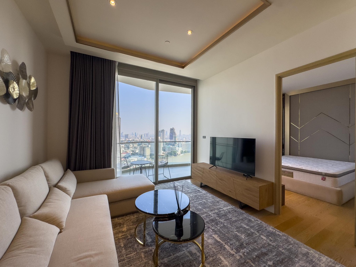 For RentCondoWongwianyai, Charoennakor : Magnolias Waterfront Residences - Luxury Furnished with Unblocked View 2 Beds Unit for Rent!
