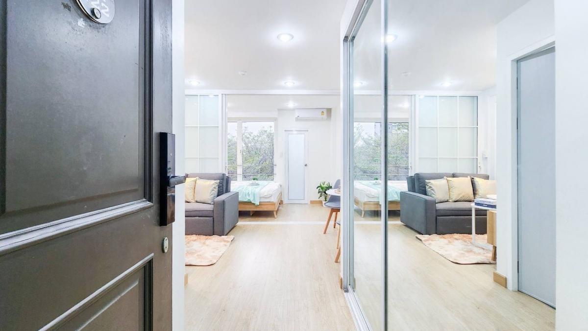 ขายคอนโดพระราม 9 เพชรบุรีตัดใหม่ RCA : ❤ โครงการ I-House RCA ❤ คอนโดพระราม 9 ชั้นสูง วิวโล่ง ทำเลดีขนาดนี้ ไม่ได้มาบ่อยๆนะ