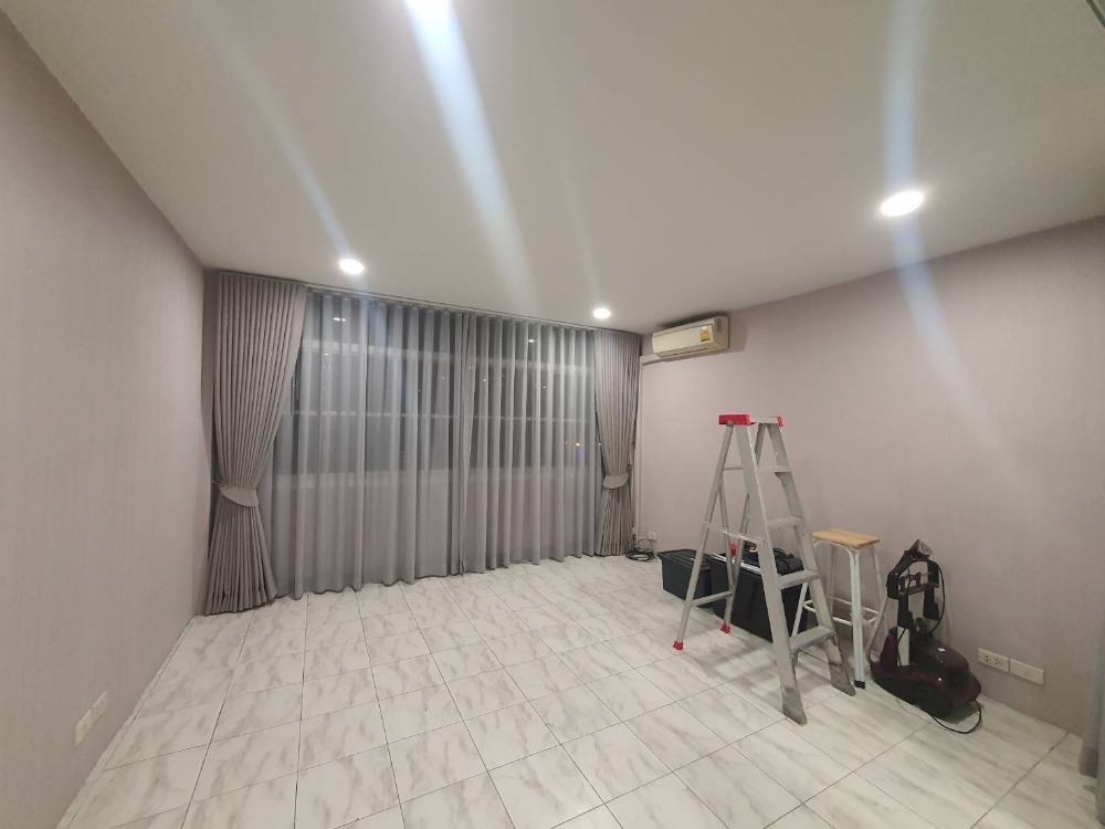 ขายอาคารพาณิชย์สุขุมวิท อโศก ทองหล่อ : S-OSKW101 ขาย อาคารพาณิชย์ ติดBTSเอกมัย 5.5ชั้น ขนาด 16 ตร.ว. พื้นที่ใช้สอย260ตร.ม 4นอน 3น้ำ 38.55ล้าน 064-959-8900