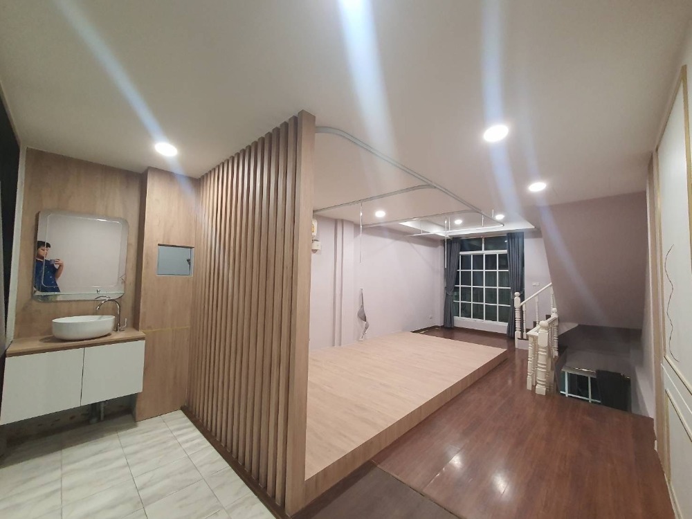 ขายอาคารพาณิชย์สุขุมวิท อโศก ทองหล่อ : S-OSKW101 ขาย อาคารพาณิชย์ ติดBTSเอกมัย 5.5ชั้น ขนาด 16 ตร.ว. พื้นที่ใช้สอย260ตร.ม 4นอน 3น้ำ 38.55ล้าน 064-959-8900