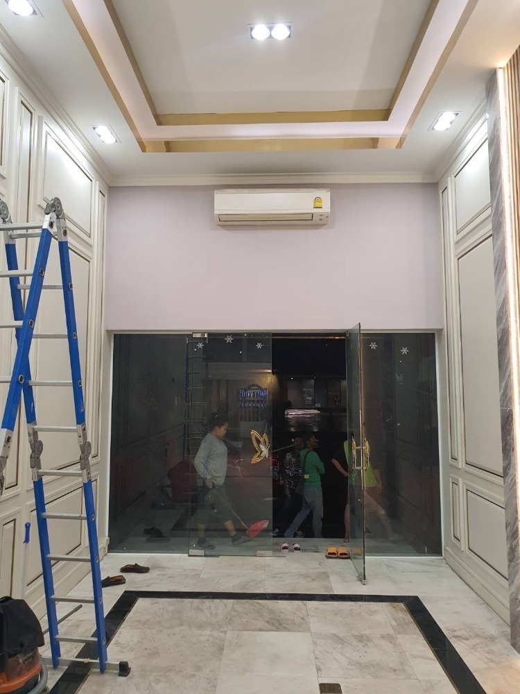 ขายอาคารพาณิชย์สุขุมวิท อโศก ทองหล่อ : S-OSKW101 ขาย อาคารพาณิชย์ ติดBTSเอกมัย 5.5ชั้น ขนาด 16 ตร.ว. พื้นที่ใช้สอย260ตร.ม 4นอน 3น้ำ 38.55ล้าน 064-959-8900