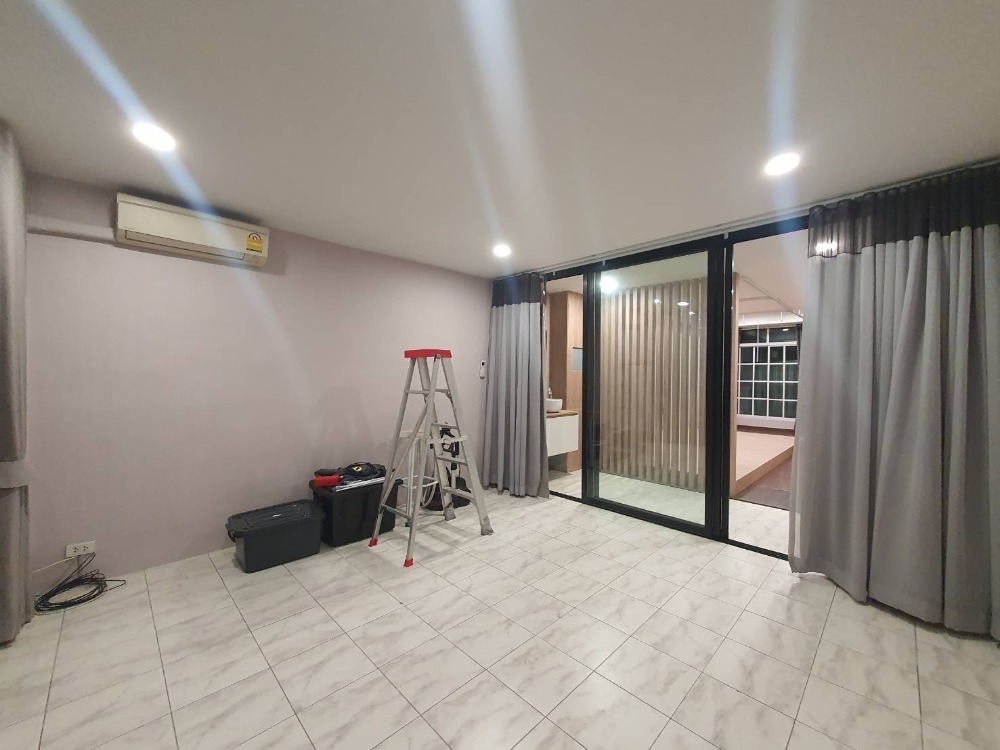 ขายอาคารพาณิชย์สุขุมวิท อโศก ทองหล่อ : S-OSKW101 ขาย อาคารพาณิชย์ ติดBTSเอกมัย 5.5ชั้น ขนาด 16 ตร.ว. พื้นที่ใช้สอย260ตร.ม 4นอน 3น้ำ 38.55ล้าน 064-959-8900