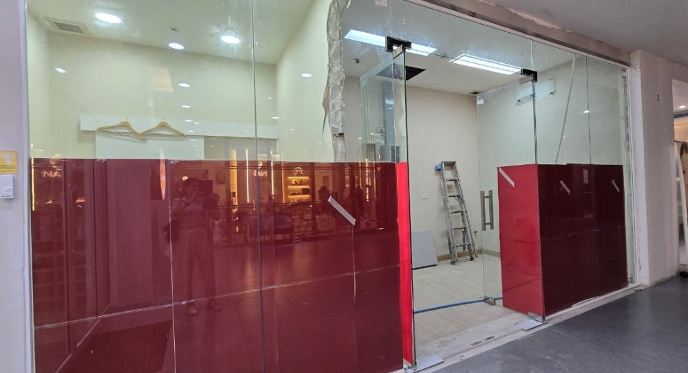For RentRetail SpaceSukhumvit, Asoke, Thonglor : Shop for rent in Thonglor with parking space 通罗商店租赁 ** NO CO-AGENT **