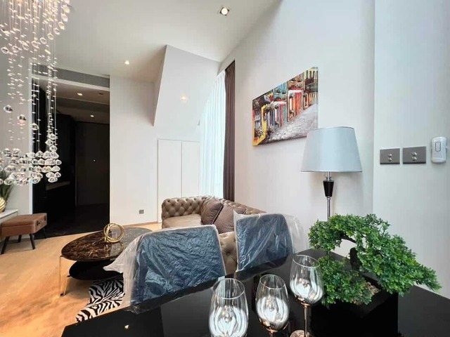 For RentCondoWitthayu, Chidlom, Langsuan, Ploenchit : Fully furnished 1-bedroom unit for rent at 28 Chidlom - 400 m. from Chit Lom BTS station