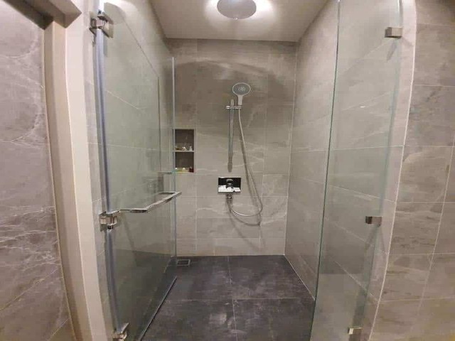 For RentCondoWitthayu, Chidlom, Langsuan, Ploenchit : Fully furnished 1-bedroom unit for rent at 28 Chidlom - 400 m. from Chit Lom BTS station