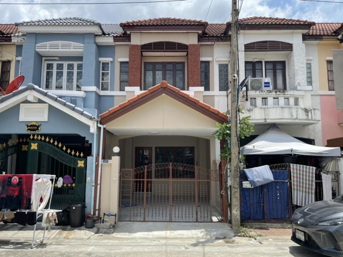 ขายทาวน์โฮมปทุมธานี รังสิต ธรรมศาสตร์ : ‭ขาย ทาวน์เฮ้าส์ หมู่บ้าน บุศรินทร์1 คลอง2 รังสิต (แลนด์แอนด์เฮ้าส์) ใกล้รถไฟฟ้าคูคต ตลาดนานาเจริญ(สนใจมีข้อเสนอพิเศษ) 