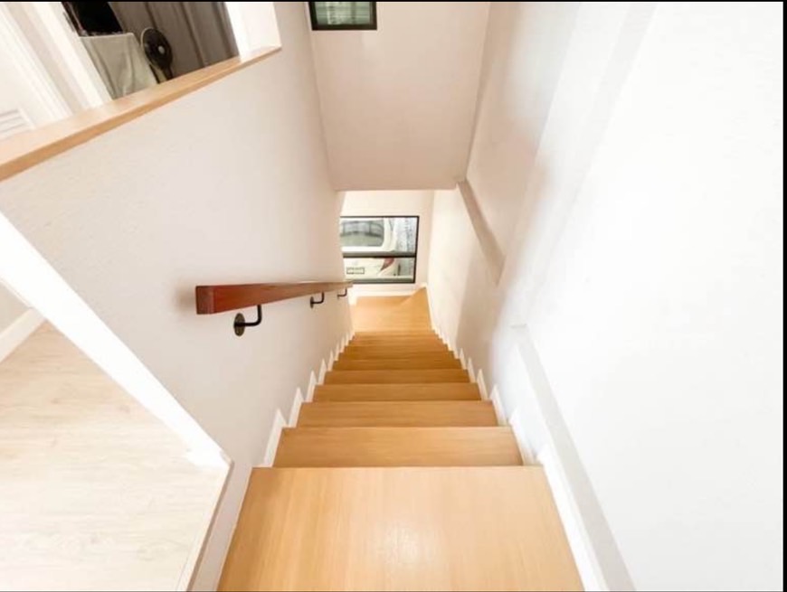 For SaleTownhomeLadkrabang, Suwannaphum Airport : Time Home Chaloem Phrakiat Rama 9 Soi 47, very new condition, beautifully decorated, ready to move in.