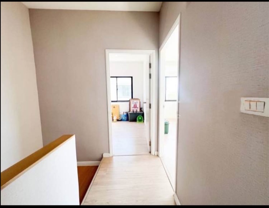 For SaleTownhomeLadkrabang, Suwannaphum Airport : Time Home Chaloem Phrakiat Rama 9 Soi 47, very new condition, beautifully decorated, ready to move in.