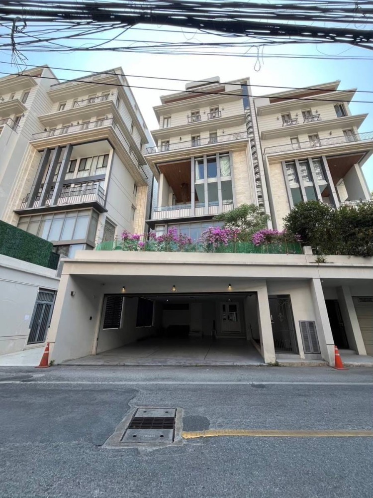 ขายทาวน์โฮมสุขุมวิท อโศก ทองหล่อ : 🏡749 Residence (749 เรสซิเดนซ์)🏡