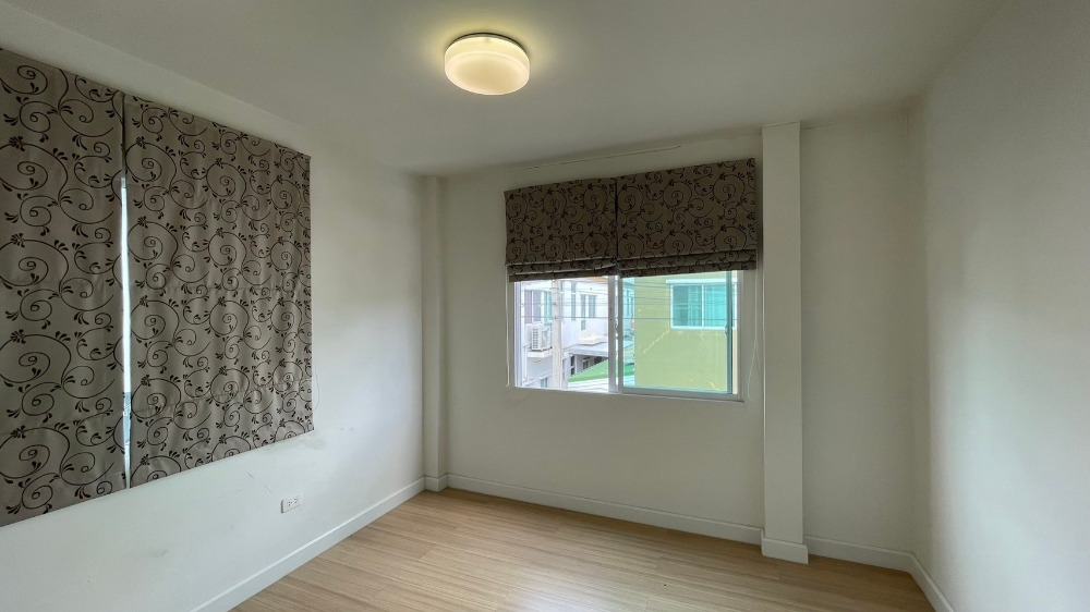 ให้เช่าทาวน์โฮมนวมินทร์ รามอินทรา : ให้เช่า ทาวน์โฮม 2 ชั้น หลังมุม พร้อมอยู่ โครงการเบล็ส วิลล์ รามอินทรา-พระยาสุเรนทร์ 25