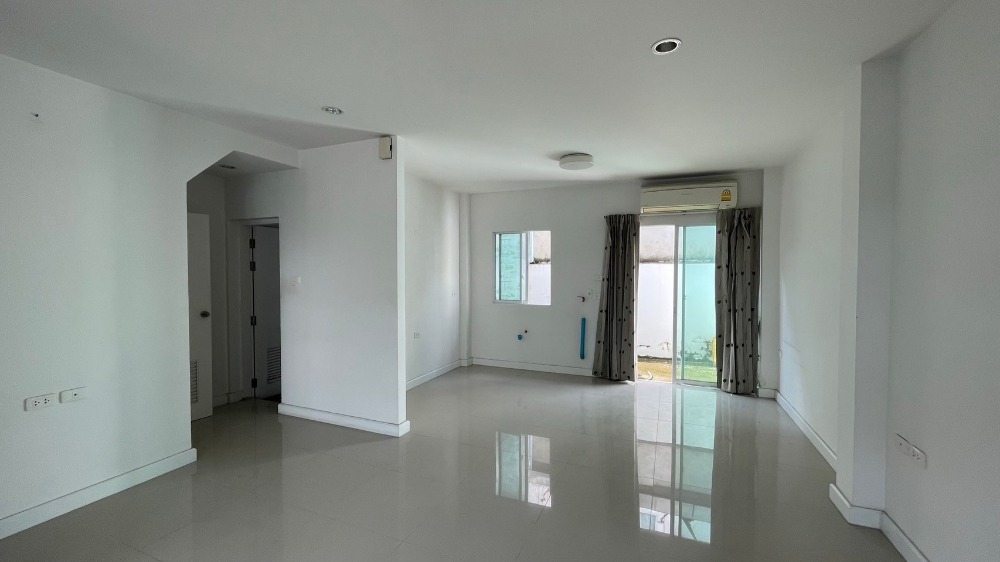 ให้เช่าทาวน์โฮมนวมินทร์ รามอินทรา : ให้เช่า ทาวน์โฮม 2 ชั้น หลังมุม พร้อมอยู่ โครงการเบล็ส วิลล์ รามอินทรา-พระยาสุเรนทร์ 25