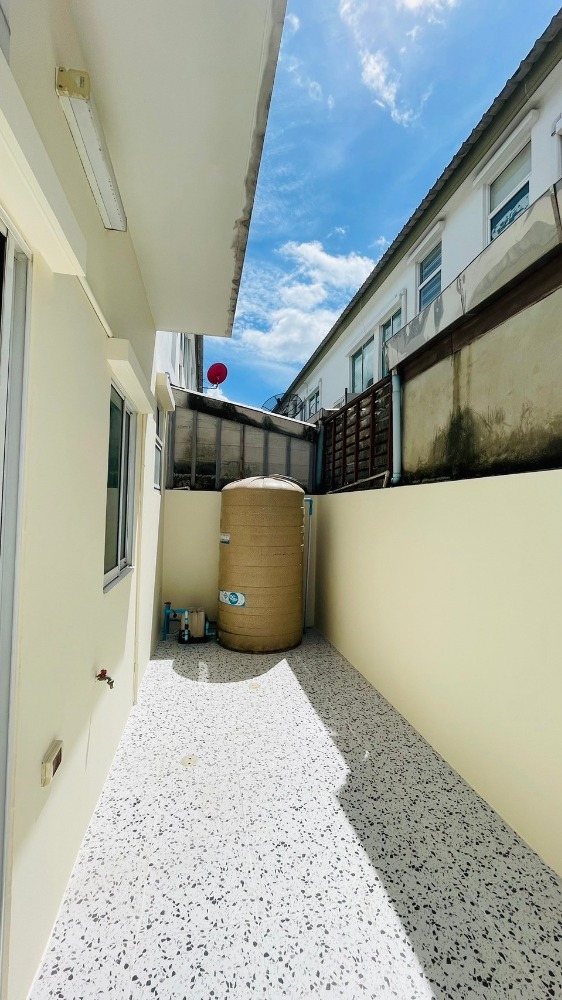 ให้เช่าทาวน์โฮมนวมินทร์ รามอินทรา : ให้เช่า ทาวน์โฮม 2 ชั้น หลังมุม พร้อมอยู่ โครงการเบล็ส วิลล์ รามอินทรา-พระยาสุเรนทร์ 25