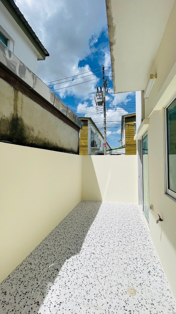 ให้เช่าทาวน์โฮมนวมินทร์ รามอินทรา : ให้เช่า ทาวน์โฮม 2 ชั้น หลังมุม พร้อมอยู่ โครงการเบล็ส วิลล์ รามอินทรา-พระยาสุเรนทร์ 25