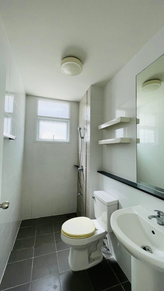 ให้เช่าทาวน์โฮมนวมินทร์ รามอินทรา : ให้เช่า ทาวน์โฮม 2 ชั้น หลังมุม พร้อมอยู่ โครงการเบล็ส วิลล์ รามอินทรา-พระยาสุเรนทร์ 25