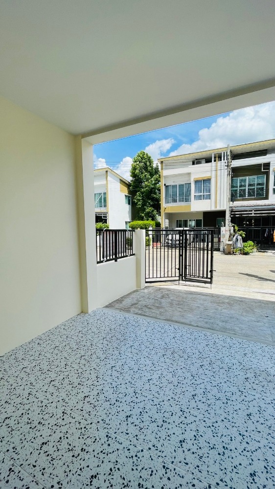 ให้เช่าทาวน์โฮมนวมินทร์ รามอินทรา : ให้เช่า ทาวน์โฮม 2 ชั้น หลังมุม พร้อมอยู่ โครงการเบล็ส วิลล์ รามอินทรา-พระยาสุเรนทร์ 25