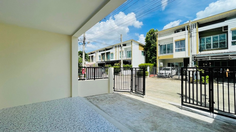 For RentTownhomeNawamin, Ramindra : For rent, 2-story townhome, corner unit, ready to move in, Bless Ville Ramintra-Phraya Suren 25 project.