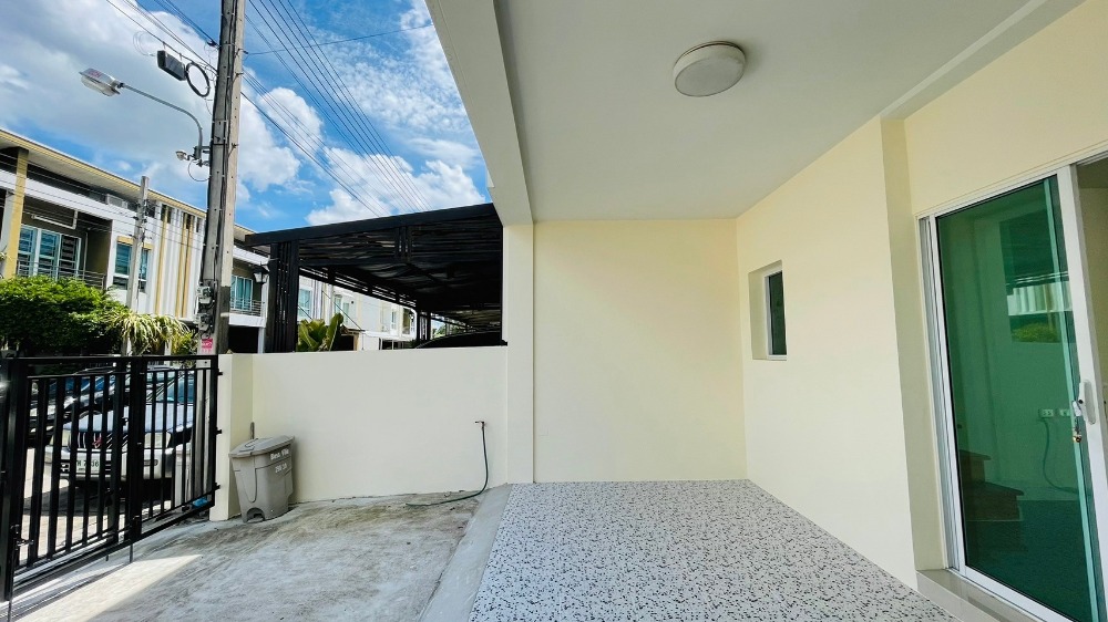 ให้เช่าทาวน์โฮมนวมินทร์ รามอินทรา : ให้เช่า ทาวน์โฮม 2 ชั้น หลังมุม พร้อมอยู่ โครงการเบล็ส วิลล์ รามอินทรา-พระยาสุเรนทร์ 25