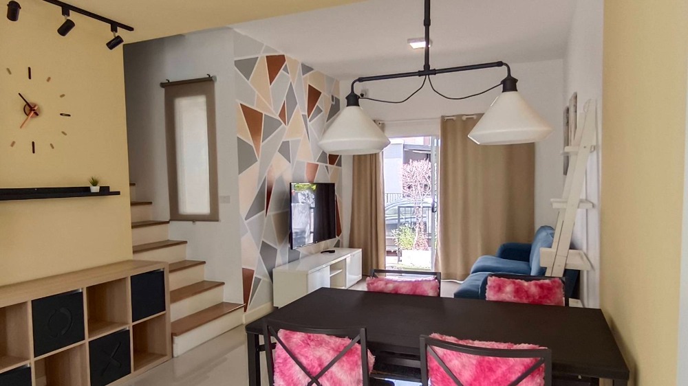 ขายทาวน์โฮมมีนบุรี-ร่มเกล้า : เดอะ คอนเนค รามอินทรา-มีนบุรี 2 ทาวน์โฮมติดถนนใหญ่ เดินทางสะดวก