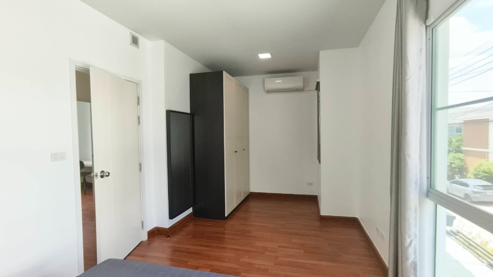 ขายทาวน์โฮมมีนบุรี-ร่มเกล้า : เดอะ คอนเนค รามอินทรา-มีนบุรี 2 ทาวน์โฮมติดถนนใหญ่ เดินทางสะดวก