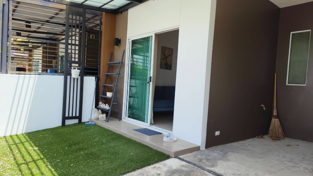 ขายทาวน์โฮมมีนบุรี-ร่มเกล้า : เดอะ คอนเนค รามอินทรา-มีนบุรี 2 ทาวน์โฮมติดถนนใหญ่ เดินทางสะดวก