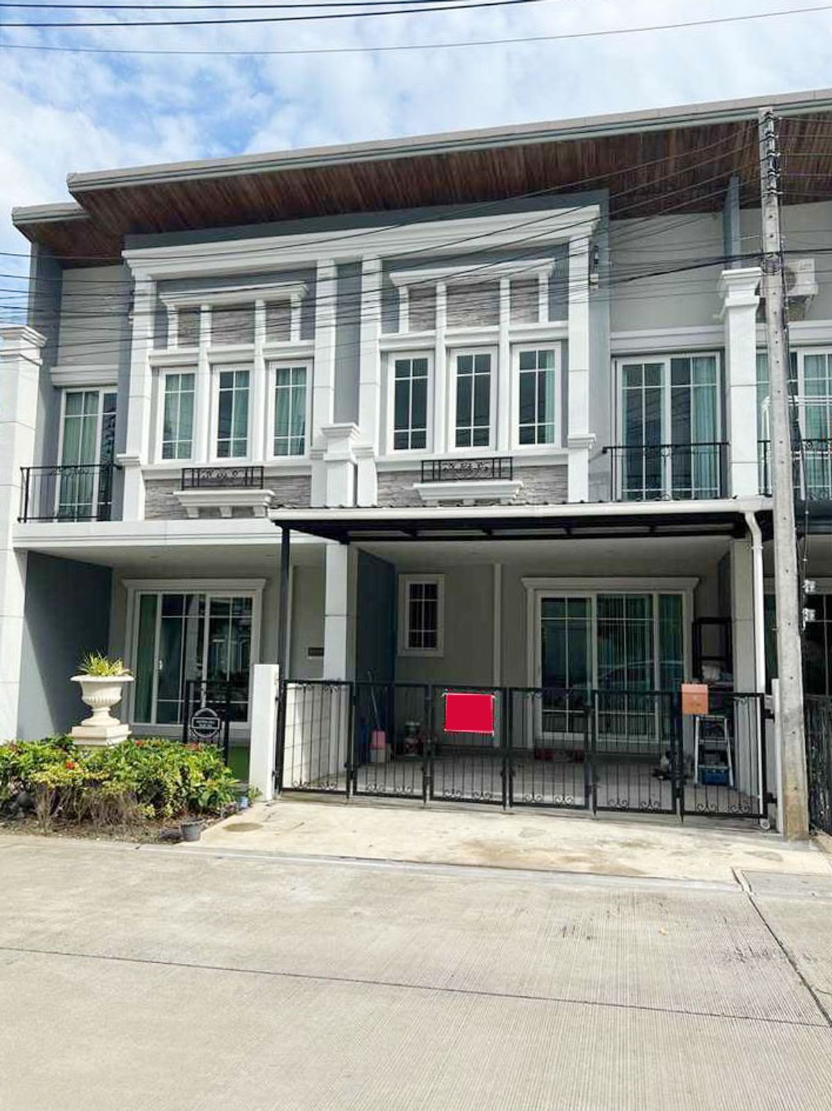 For RentTownhomeChiang Mai : Townhome for rent good location near by 5 min to Nakornpayap International School, No.5H458