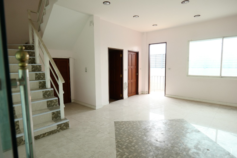 For SaleHome OfficeNawamin, Ramindra : Home office for sale, The New York City, Watcharapol - Orn-Ngern, near Kanchanaphisek Road