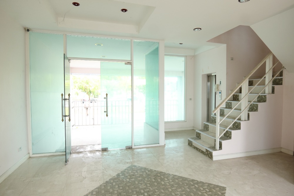 For SaleHome OfficeNawamin, Ramindra : Home office for sale, The New York City, Watcharapol - Orn-Ngern, near Kanchanaphisek Road