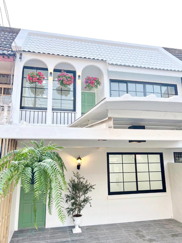 ขายบ้านลาดพร้าว101 แฮปปี้แลนด์ : H0339😍 For SELL ขาย บ้านเดี่ยว House 2 ชั้น,🚪3 ห้องนอน🚄ใกล้ เดอะมอลล์บางกะปิ🏢มบ.ประชากรไทย 🔔พื้นที่บ้าน:21.80ตร.วา🔔พื้นที่ใช้สอย:160.00ตร.ม.💲ขาย:4,600,000฿📞O99-5919653,O65-9423251✅LineID:@sureresidence