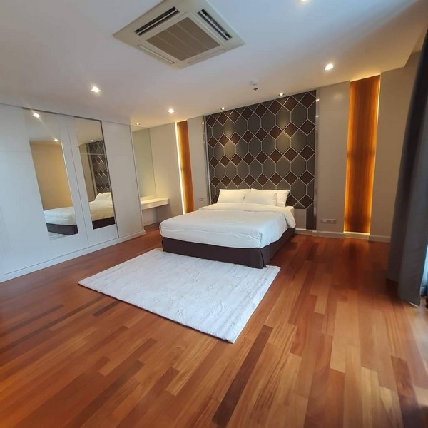 ให้เช่าคอนโดพัฒนาการ ศรีนครินทร์ : ghd000270 ให้เช่าห้องพักสุดหรู Penthouse Duplex 2 ชั้น The Four Wings Residence Srinakarin 3 ห้องนอน 4 ห้องน้ำ พื้นที่เยอะมากกว่า 300 ตร.ม.