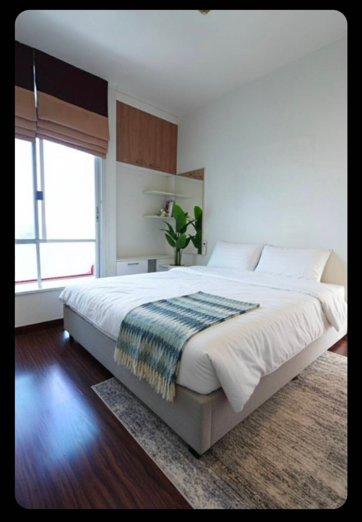 For SaleCondoPattanakan, Srinakarin : Urgent sale, owner ready to move, corner room, 46 sq m., 1 bedroom, 1 bathroom, good common area, very livable.