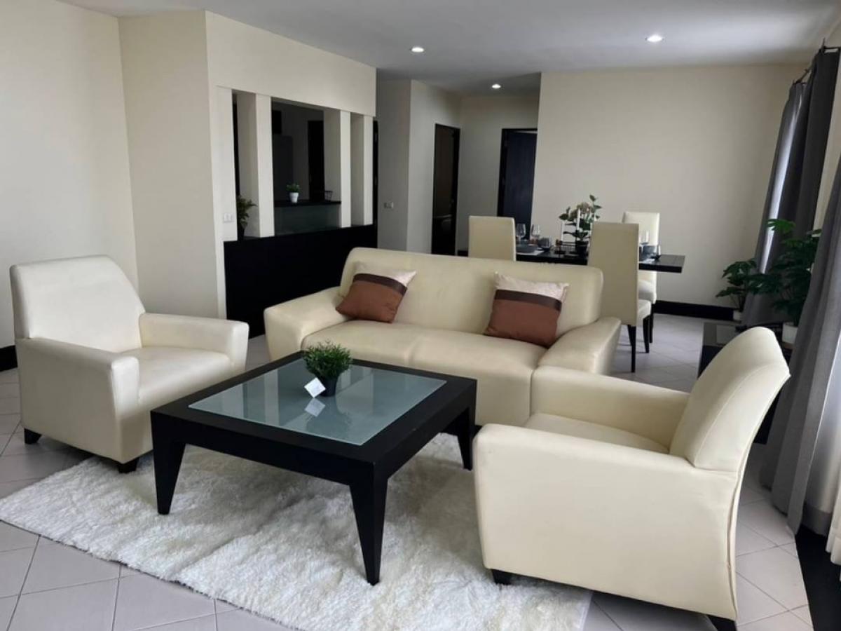 ให้เช่าคอนโดสุขุมวิท อโศก ทองหล่อ : 📢👇Available 15 Sep 2025
For rent / sale low rise condo at Downtown 49, quiet place 2 bedrooms, petfriendly , rooftop garden, located in the area surrounding with many popular restaurants, coffee shops, supermarkets, near BTS Thonglor