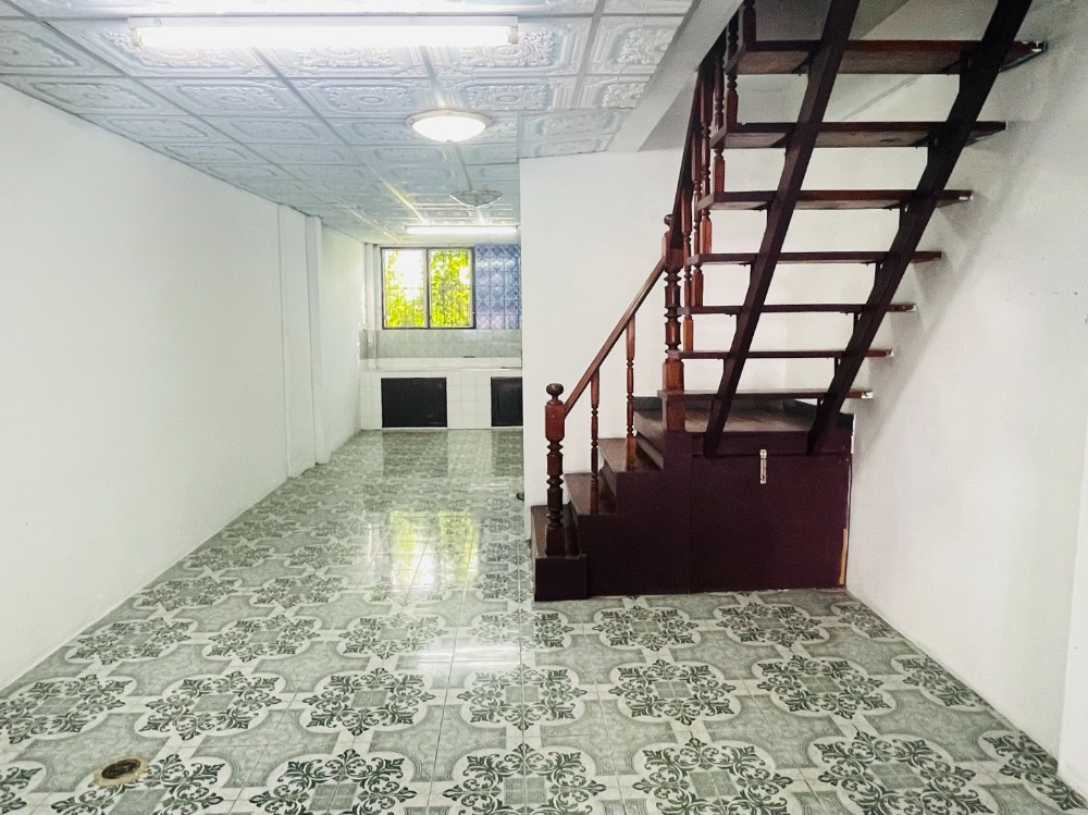 ขายทาวน์โฮมปทุมธานี รังสิต ธรรมศาสตร์ : ขายทาวเฮาส์ 20.3 ตรว. ทิศเหนือ หมู่บ้านรุ่งเรืองเฮาส์ โครงการ1 ทำเลดีใกล้ตลาดเอซี ลำลูกกาคลอง4