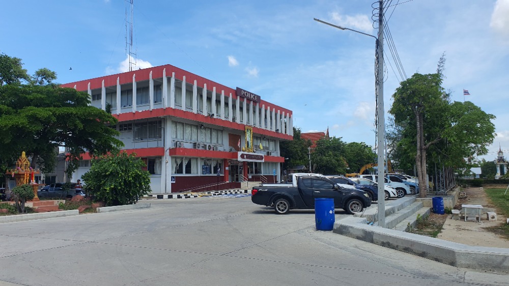 ขายอาคารพาณิชย์นครปฐม : อาคารพาณิชย์ 3 ชั้น, 25.6 ตารางวา, ใกล้ศูนย์ราชการ บางเลน นครปฐม สไตล์โมเดิร์น ตึกใหม่ มือหนึ่ง พร้อมเข้าอยู่, แถมประตูรีโมทไฟฟ้า และ กันสาดอย่างดี