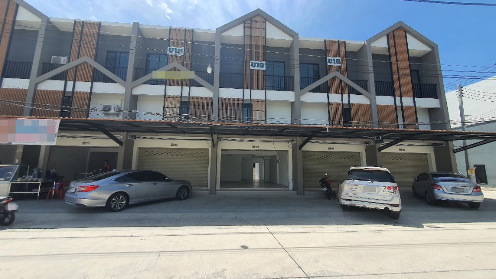 ขายอาคารพาณิชย์นครปฐม : อาคารพาณิชย์ 3 ชั้น, 25.6 ตารางวา, ใกล้ศูนย์ราชการ บางเลน นครปฐม สไตล์โมเดิร์น ตึกใหม่ มือหนึ่ง พร้อมเข้าอยู่, แถมประตูรีโมทไฟฟ้า และ กันสาดอย่างดี